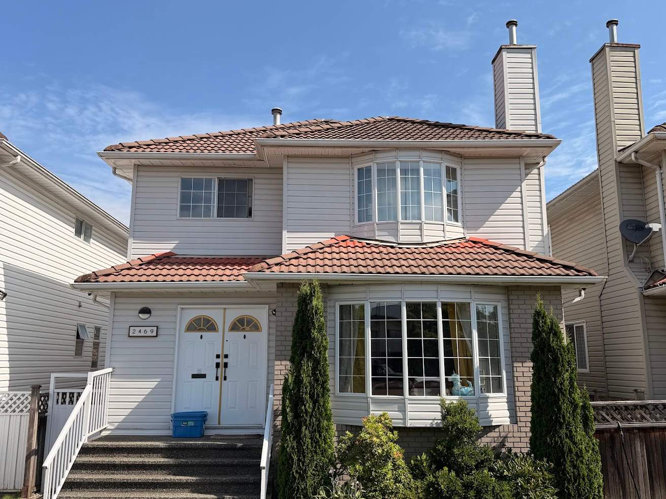 Vancouver home before Silverline replacement windows
